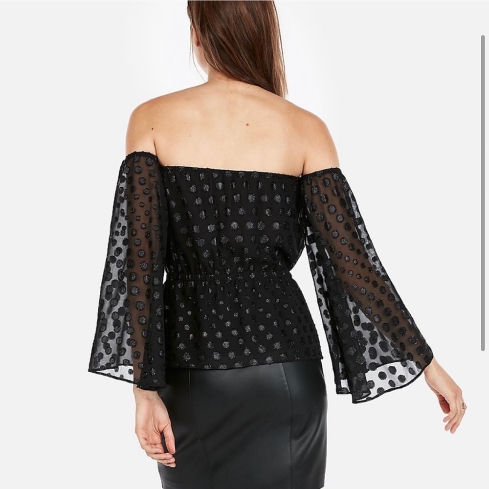 ➕off the shoulder polka dot top➕ - Picture 3 of 7